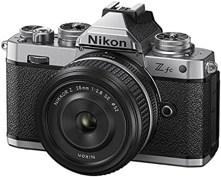 Nikon Z fc DX-Formátum tükör nélküli Fényképezőgép NIKKOR Z 28mm f/2.8 (SE) Lencse Csomag FTZ II Mount Adapter