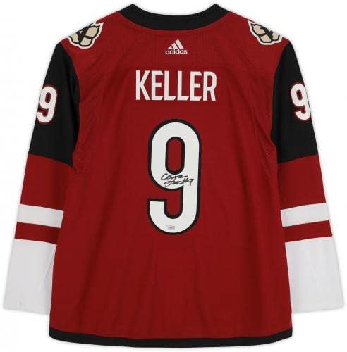 Clayton Keller Arizona Prérifarkasok Dedikált Piros Adidas Hiteles Jersey - Dedikált NHL-Mezek